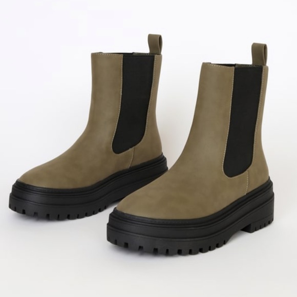 Lulus Shoes - Lulu’s Derrie green platform ankle boots 8.5